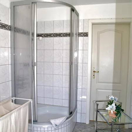 Birkmaase 12 Kapitaenshaus Jacqueline 4-sterne Komfort Im Eg Rechts Zingst